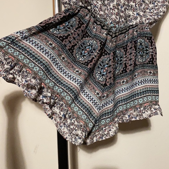 Hollister XS Printed Sleeveless Romper - Picture 3 of 6